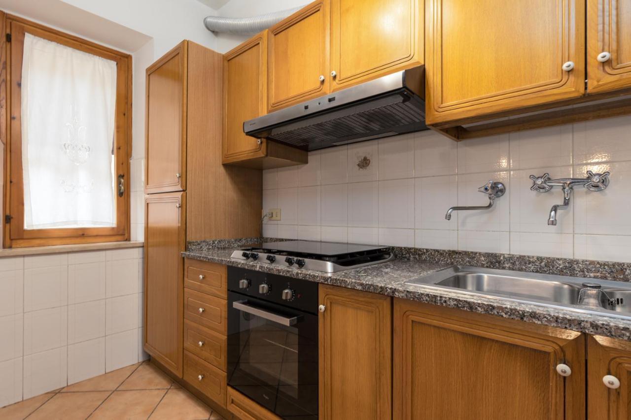 Enchanting Flat With Patio In Abbadia A Isola モンテリッジョーニ エクステリア 写真