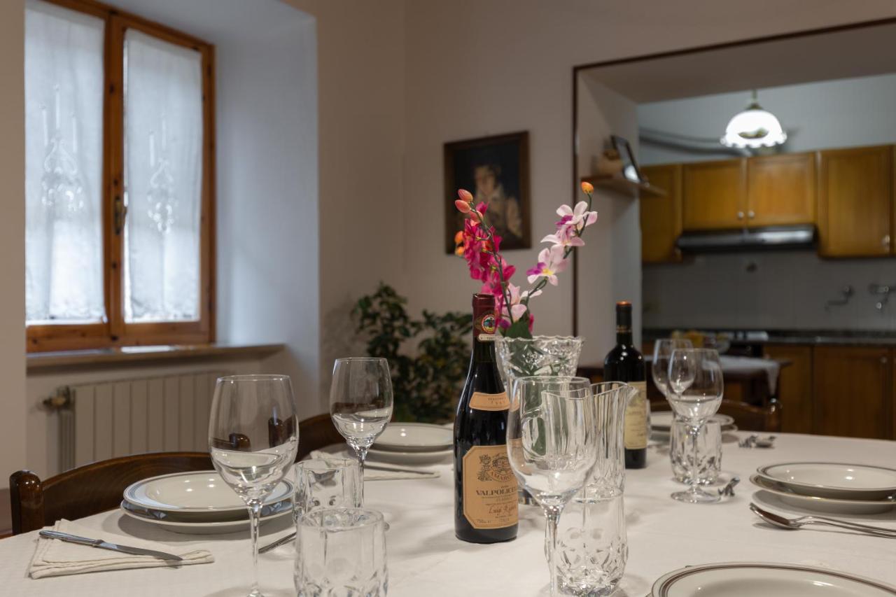 Enchanting Flat With Patio In Abbadia A Isola モンテリッジョーニ エクステリア 写真