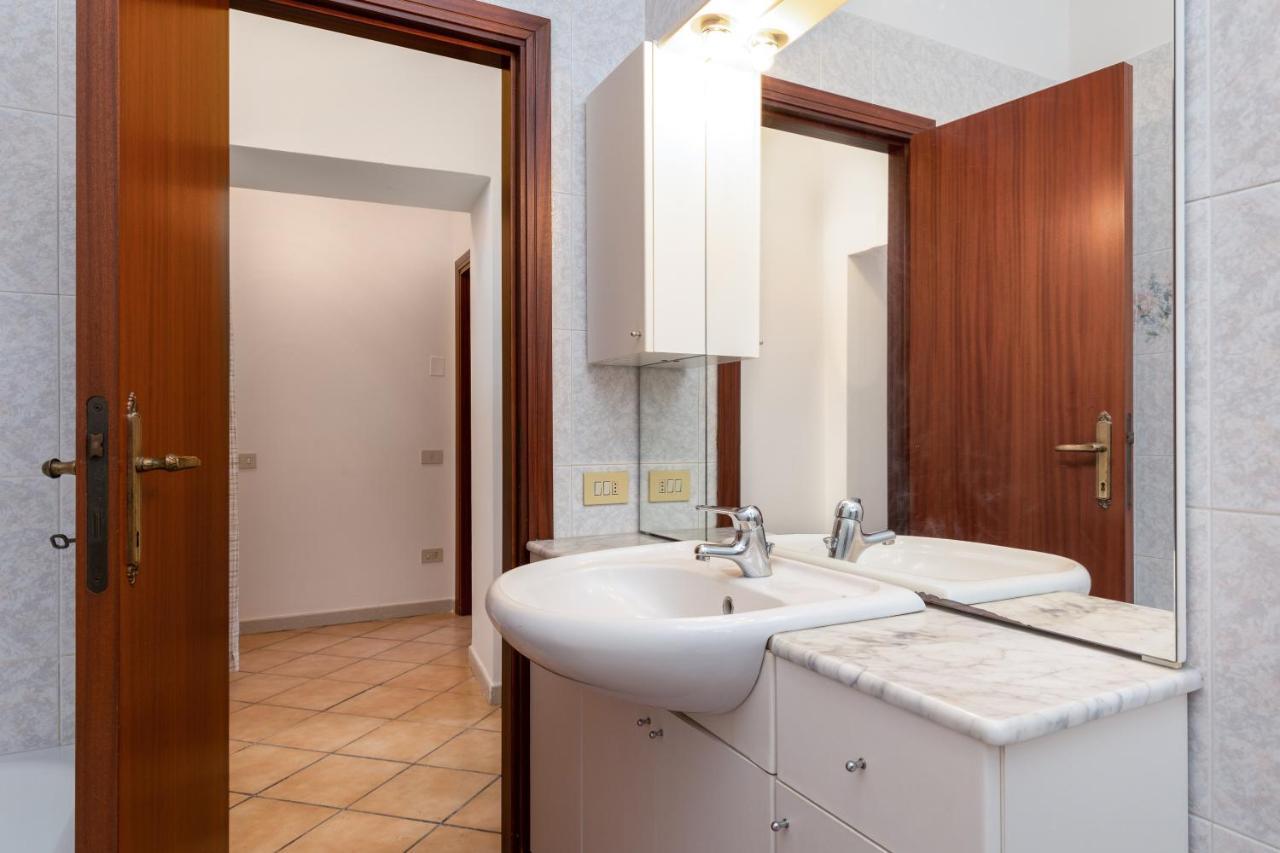 Enchanting Flat With Patio In Abbadia A Isola モンテリッジョーニ エクステリア 写真